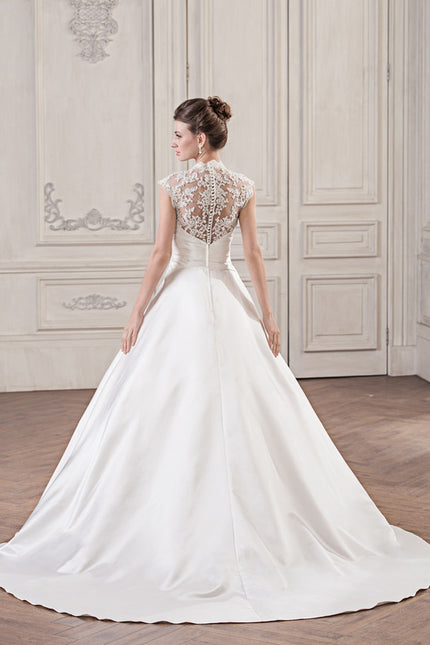 Robe De Princesse Élégante Satinée - gallery 3