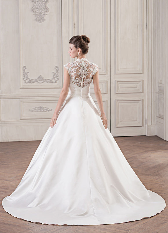 Robe De Princesse Élégante Satinée - gallery 3