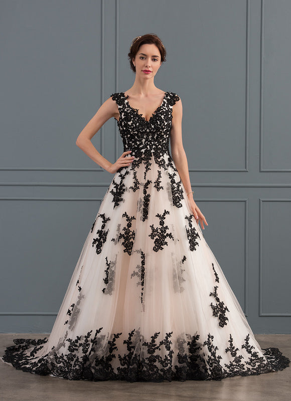 Robe De Princesse De Mariée Bicolore - gallery 1