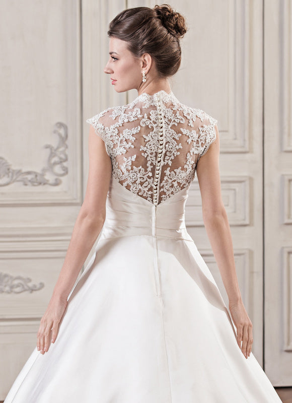 Robe De Princesse Élégante Satinée - gallery 5