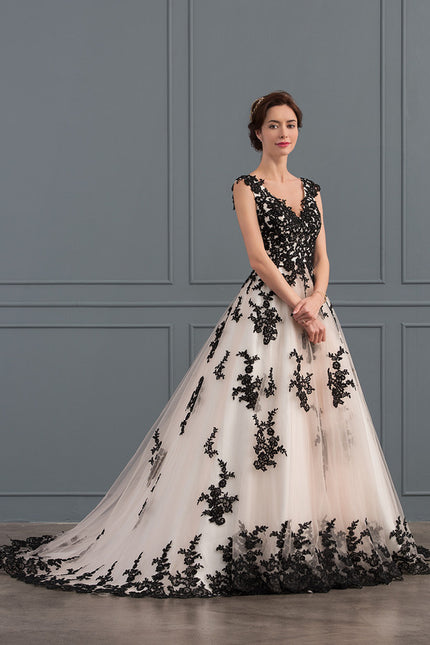 Robe De Princesse De Mariée Bicolore - gallery 2