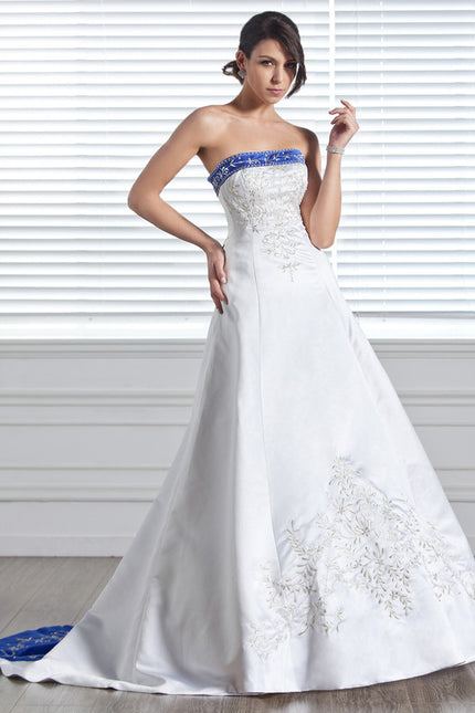 Robe De Princesse Satinée Brodée - gallery 2