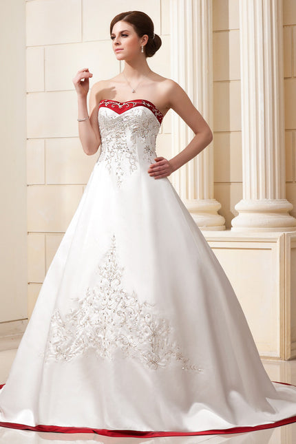 Robe De Princesse Satinée Ornée