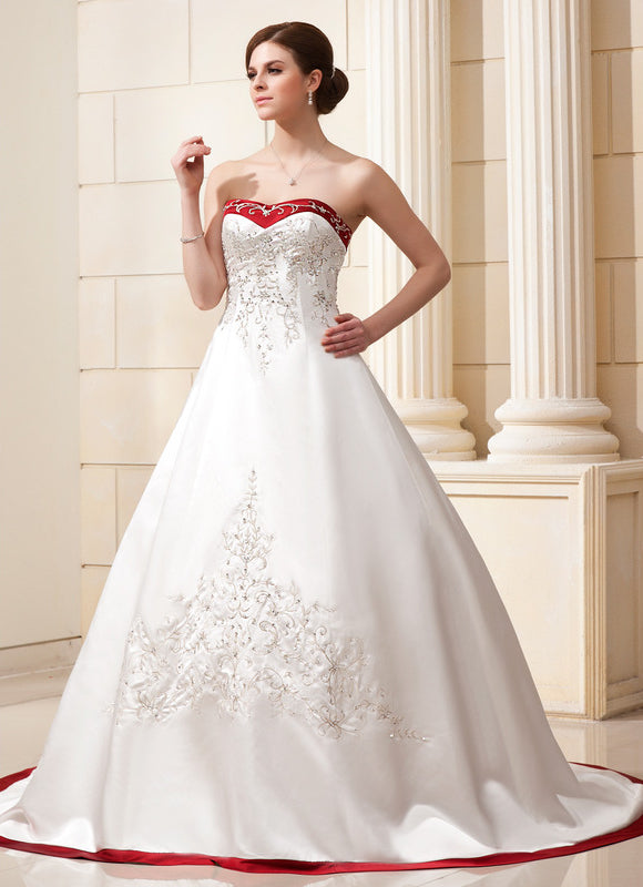 Robe De Princesse Satinée Ornée