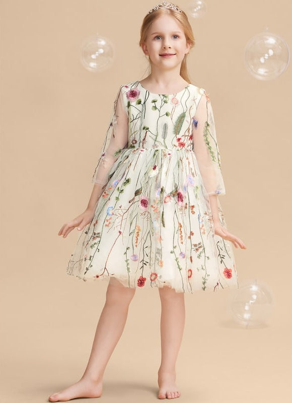 Robe De Princesse Brodée Délicate - gallery 1