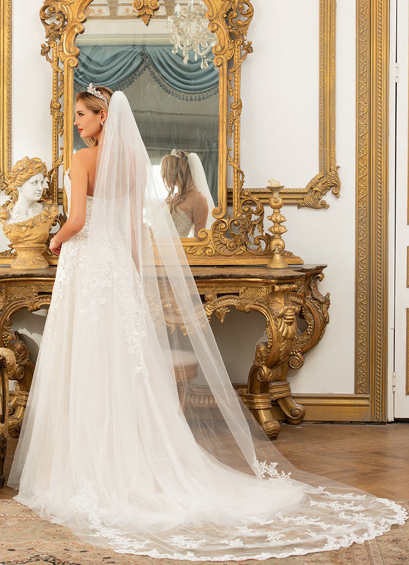 Robe De Princesse De Mariée Élégante - gallery 6