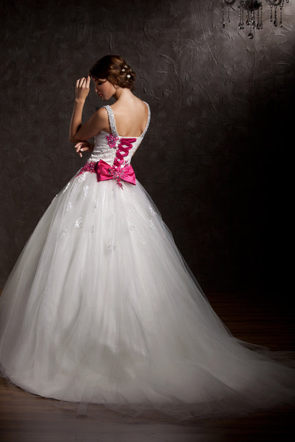 Robe De Princesse Nuptiale Élancée - gallery 1